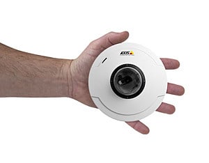 Поворотная камера купольного типа AXIS M5013 с расширенным функционалом и доступной ценой  
